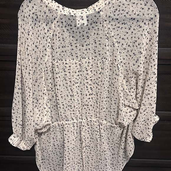 Cabi Redux Gather Blouse - Picture 3 of 3